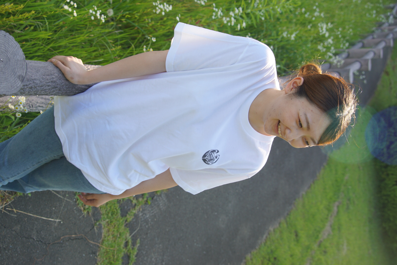 DEFEND LOGO TEE 着用写真 5